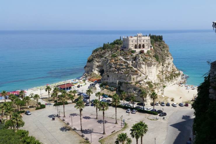 Santuario di Santa Maria dell’Isola Tropea, Calabria