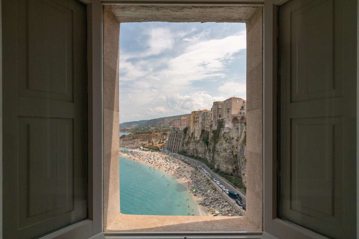 Spiaggia di Tropea vista dalla finestra